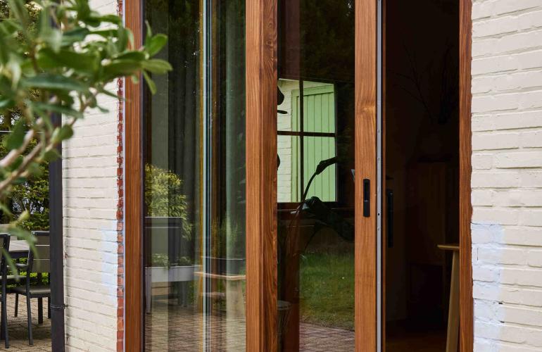 Houten deur en schuifraam