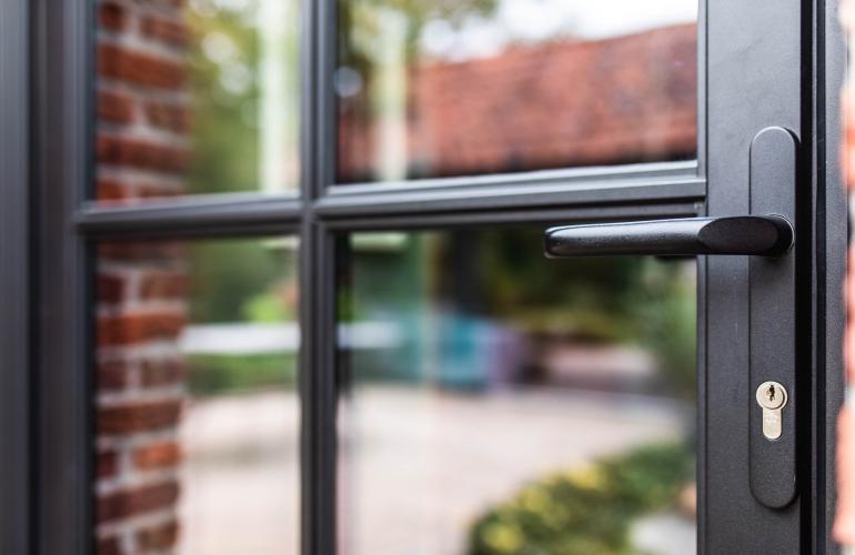 Aluminium steellook ramen en deuren