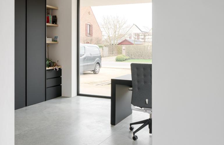 Aluminium ramen en deuren in een moderne referentie in Zuienkerke