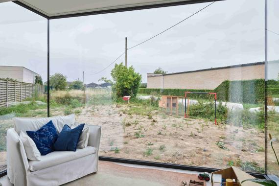 Glas op Glas hoekraam met zicht op groen