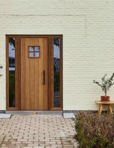Houten voordeur in afrormosia 
