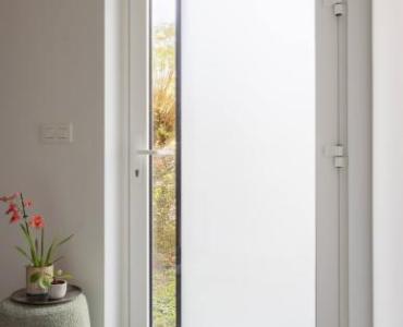 Voordeur met deels transparant glas